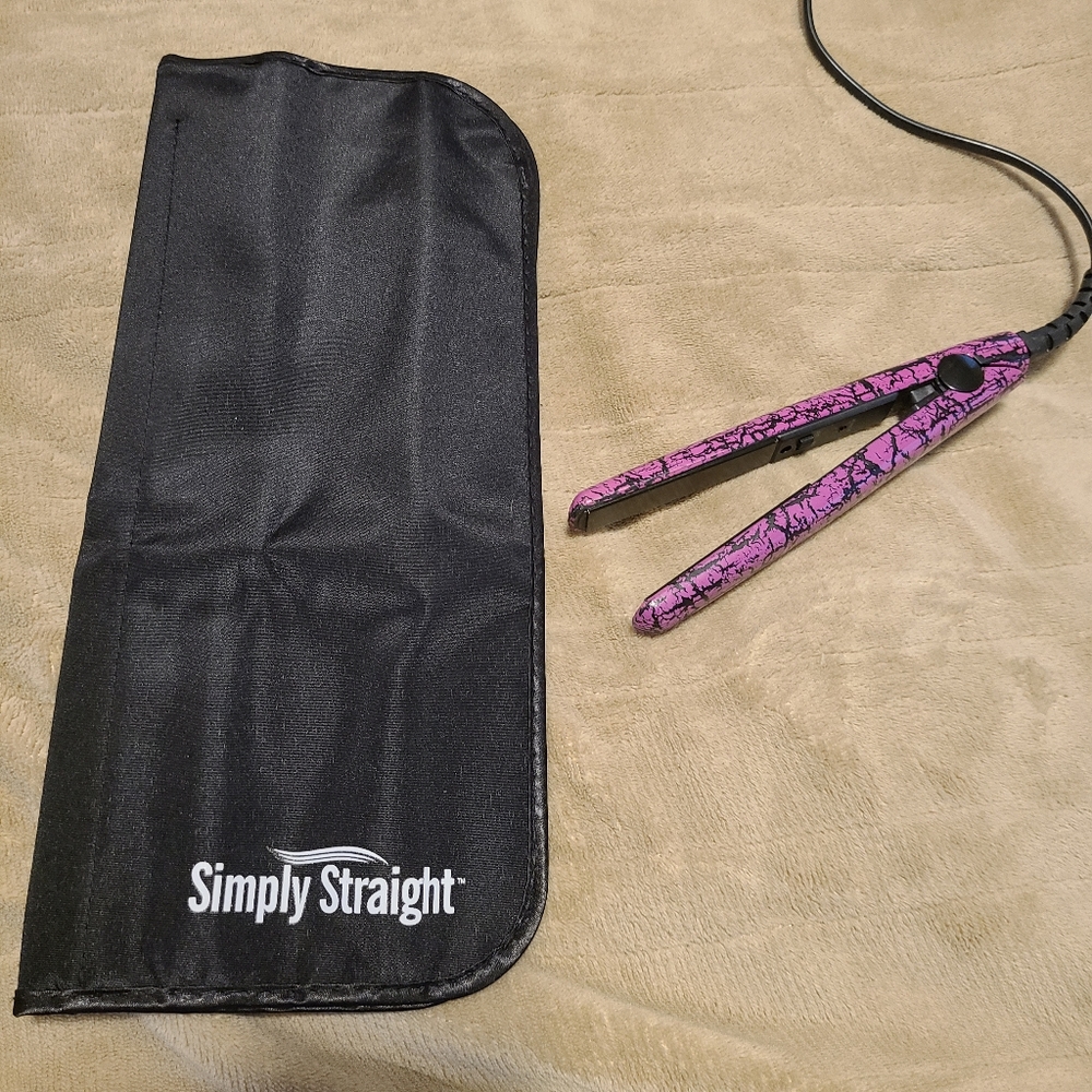 🖤 Mini Flat Iron With Styling Tools Case